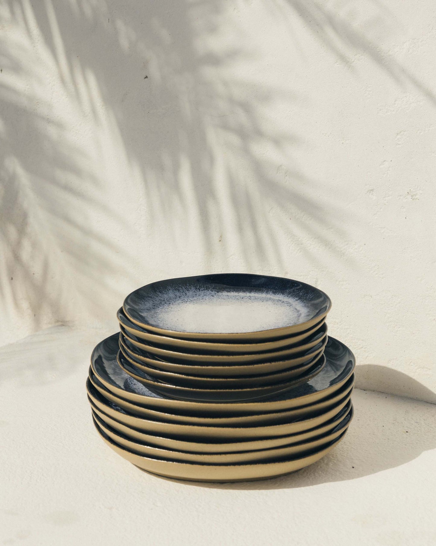 Plates set Sombra 12 pieces